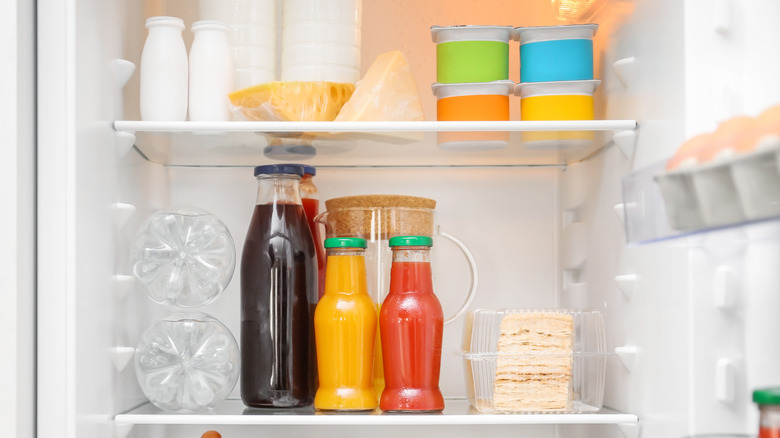 adjustable shelves in fridge