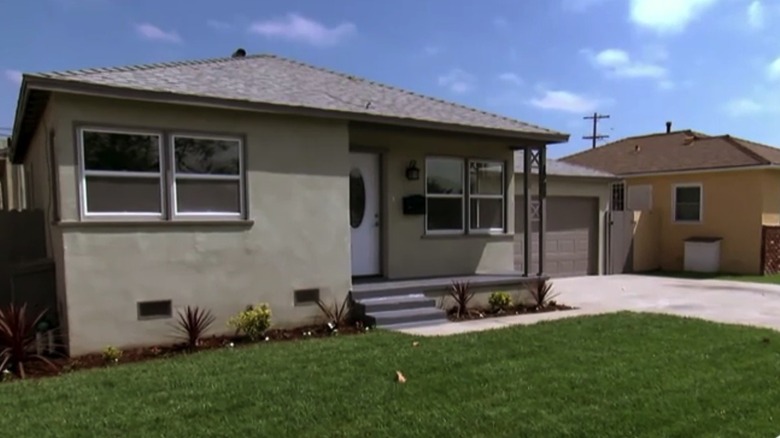 Exterior of city bungalow home