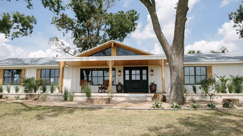 Large Front Porch on Fixer Uppers Paw Paw house