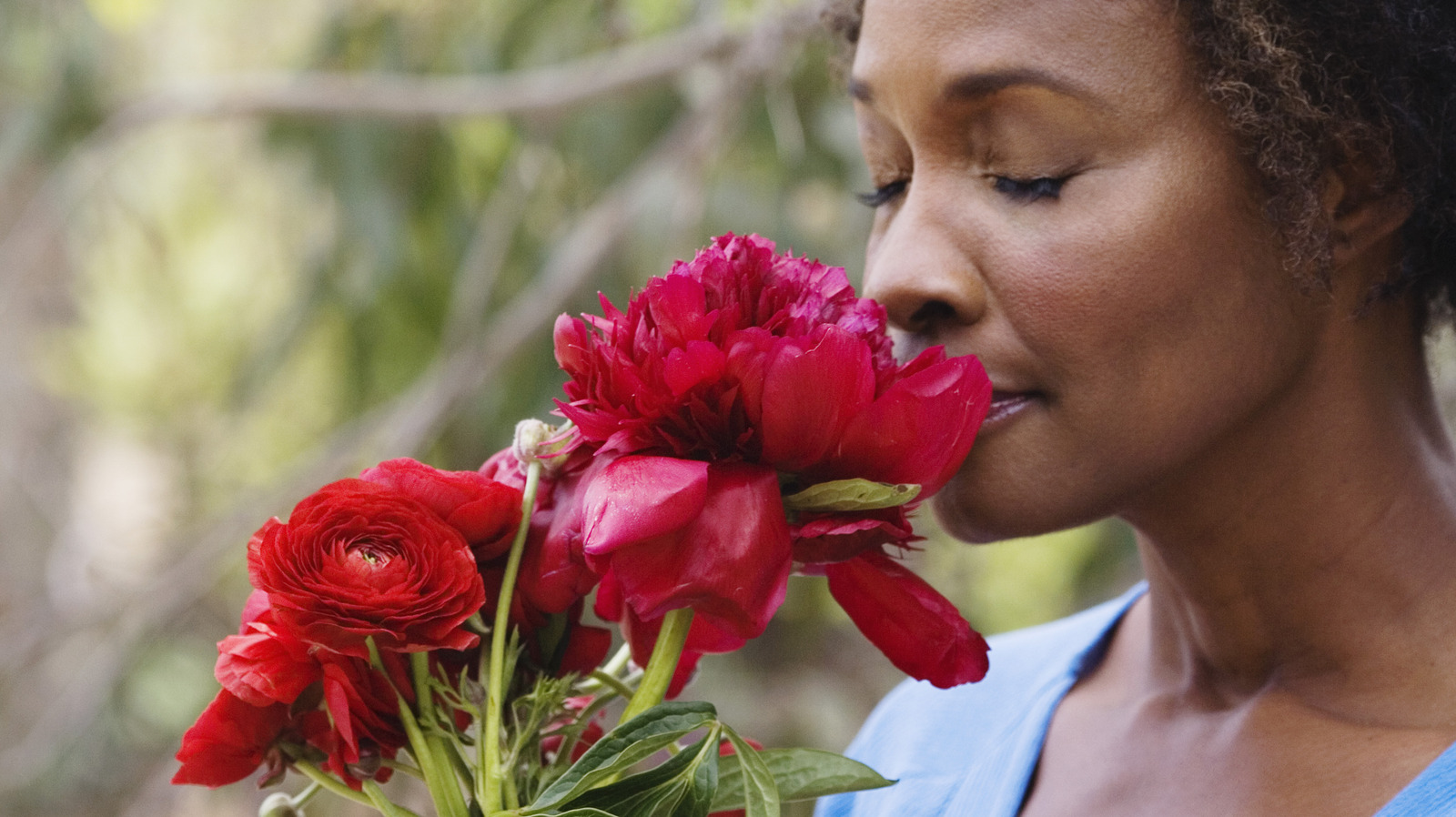 Perfume that discount smells like peonies