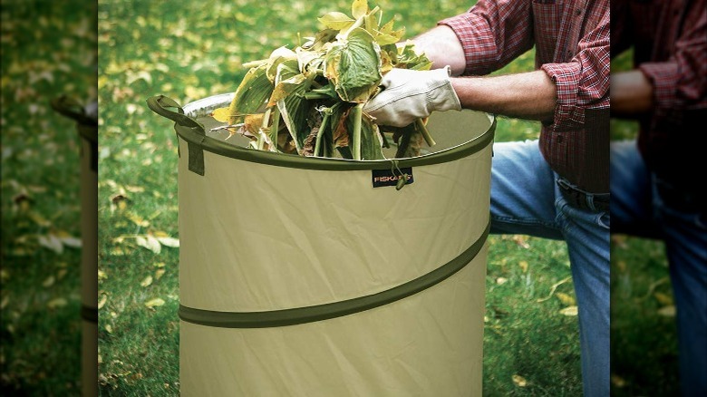 Green collapsible garden bag