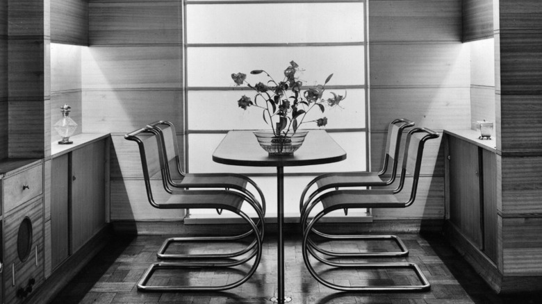 streamline moderne dining room