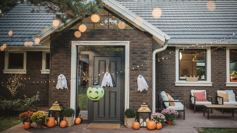 house decorated for Halloween