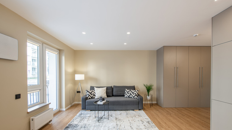 Modern living room with a clean ceiling