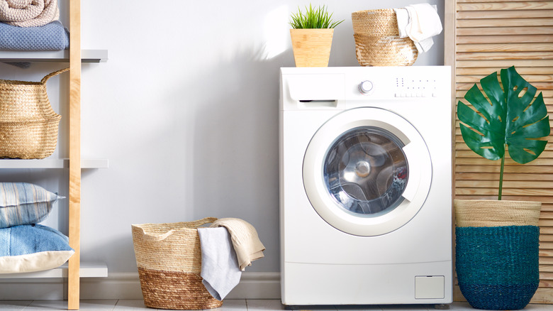 Washing machine and basket