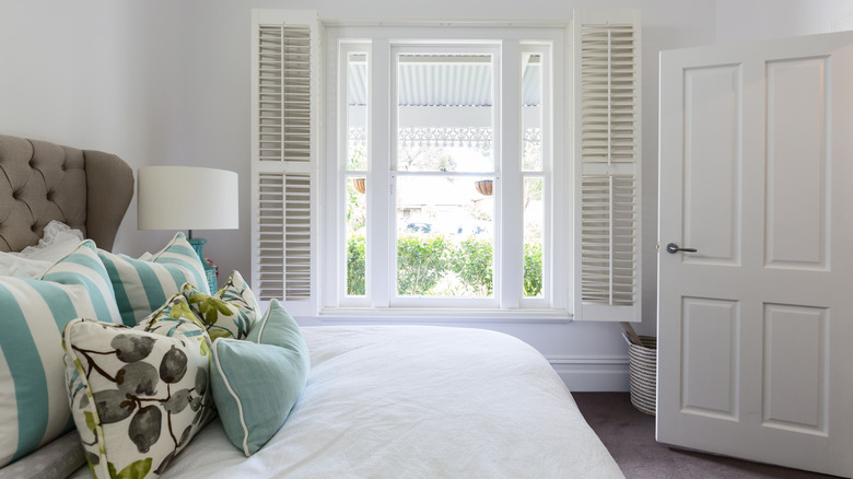 small guest bedroom