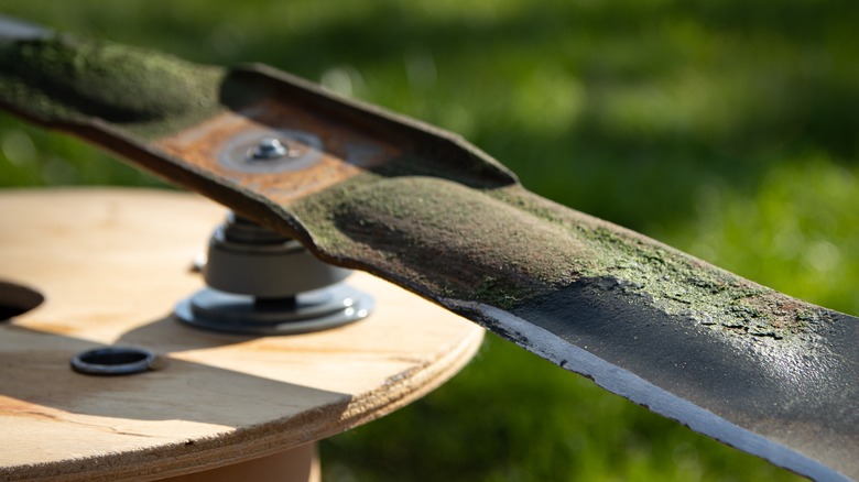 lawn mower blade on balancer tool