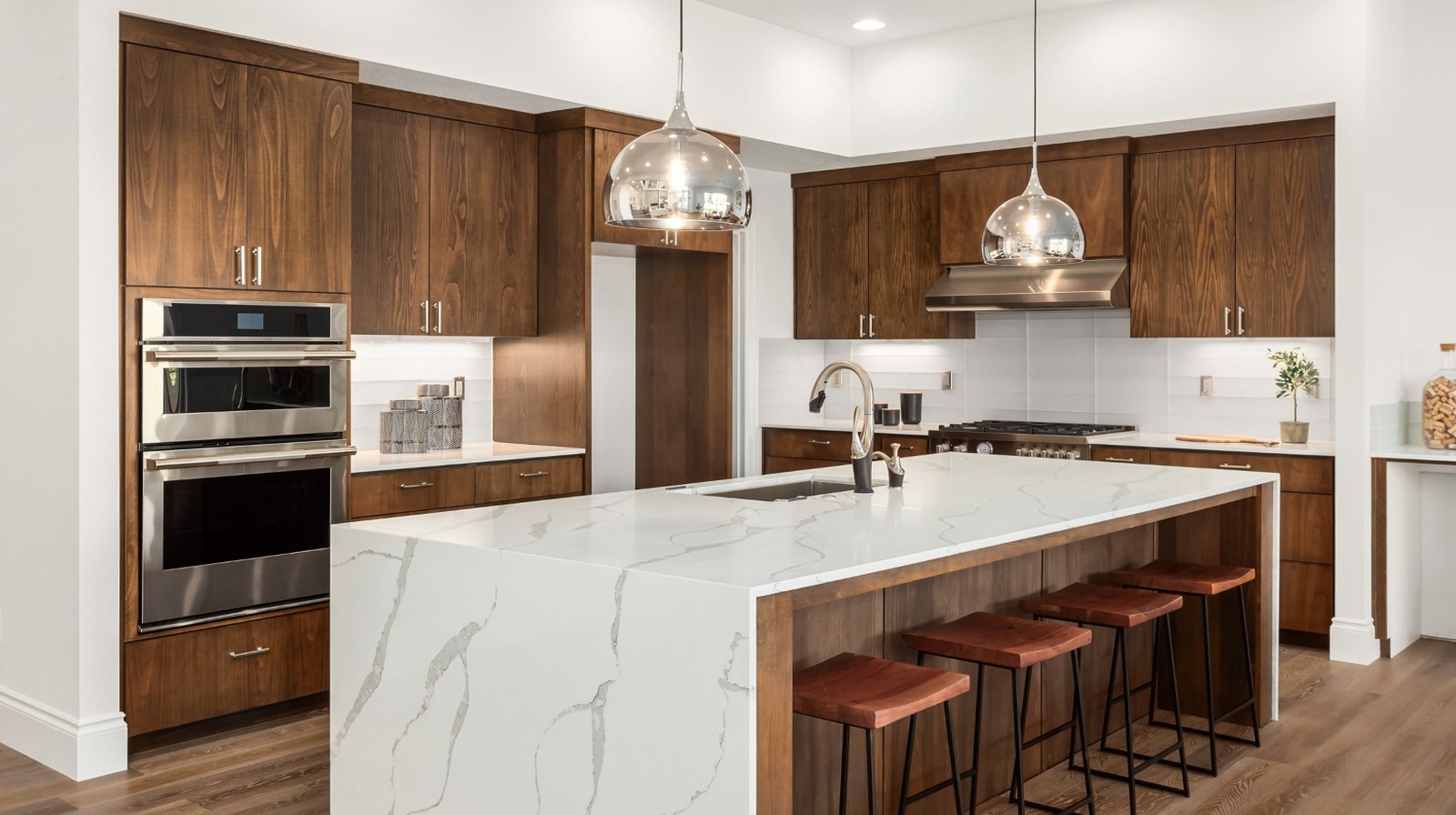 https://www.housedigest.com/img/gallery/the-only-kitchen-cabinet-makers-you-should-consider/l-intro-1665507796.jpg