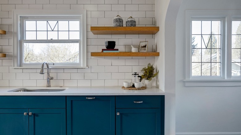 Navy blue kitchen cabinets 