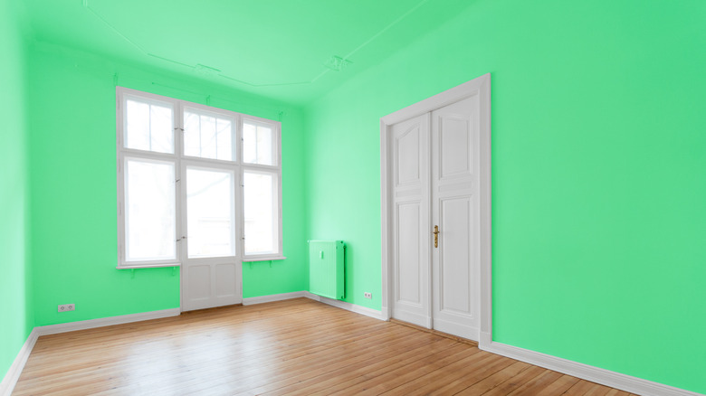 Room with green ceiling