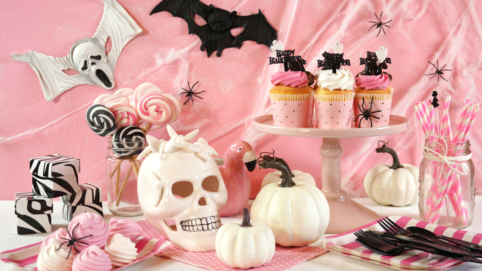 https://www.housedigest.com/img/gallery/the-pink-halloween-trend-is-taking-over-tiktok-and-we-cant-get-enough-of-it/l-intro-1693422361.jpg