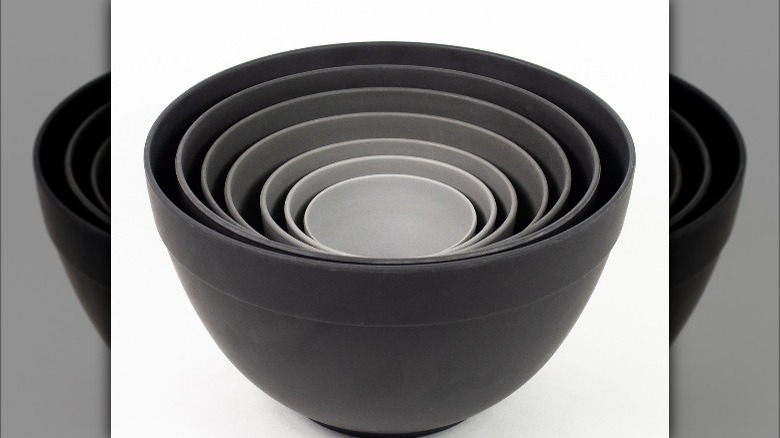 grayscale nesting mixing bowls