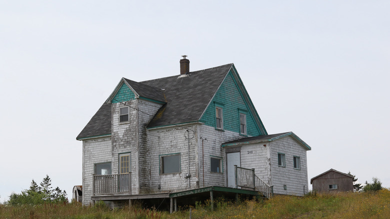 Old, fixer-upper house