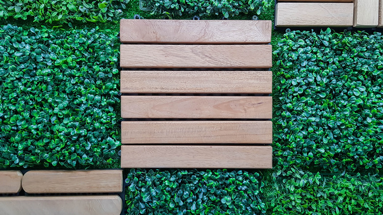 wooden slat stepping blocks