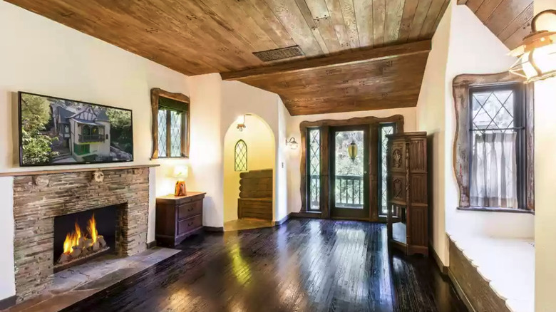 The living room of 6937 Vanland Trail in the Hollywood Hills