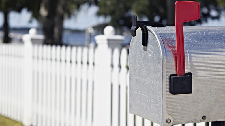 Metal mailbox