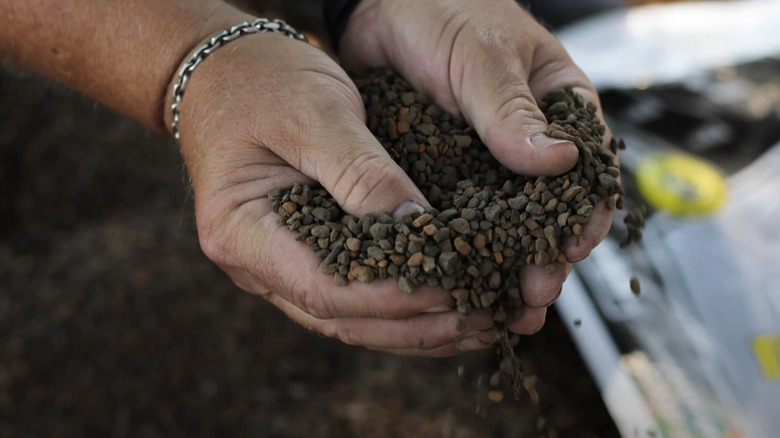 How Expanded Shale Fixes The Garden Problem Of Heavy Clay Soil