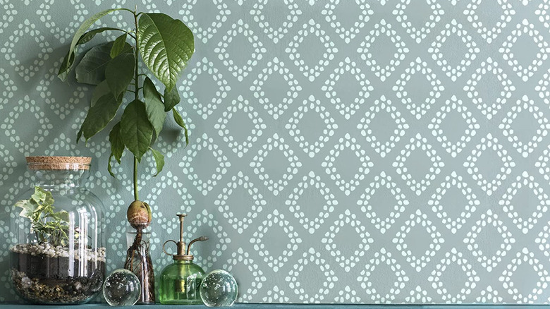 stenciled wall pattern