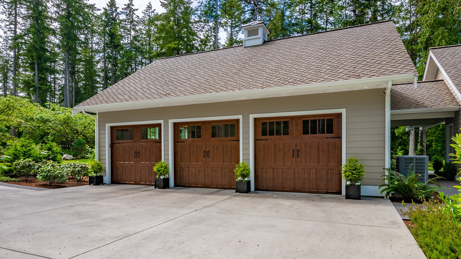 the-simple-way-you-can-prevent-your-garage-door-from-rusting