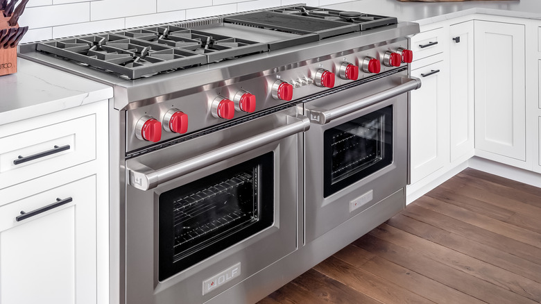 double oven in white kitchen