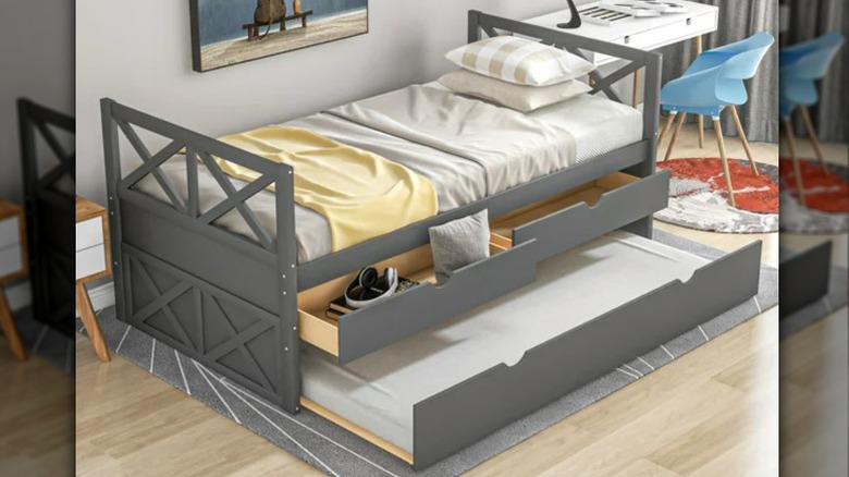 Trundle bed with drawers