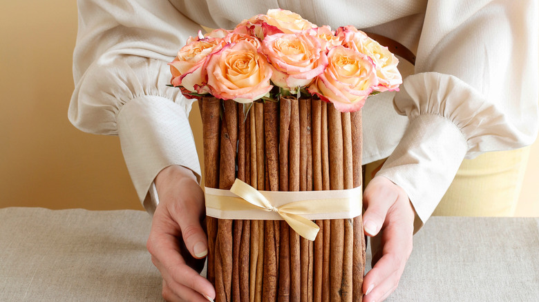 Cinnamon sticks napkin ring