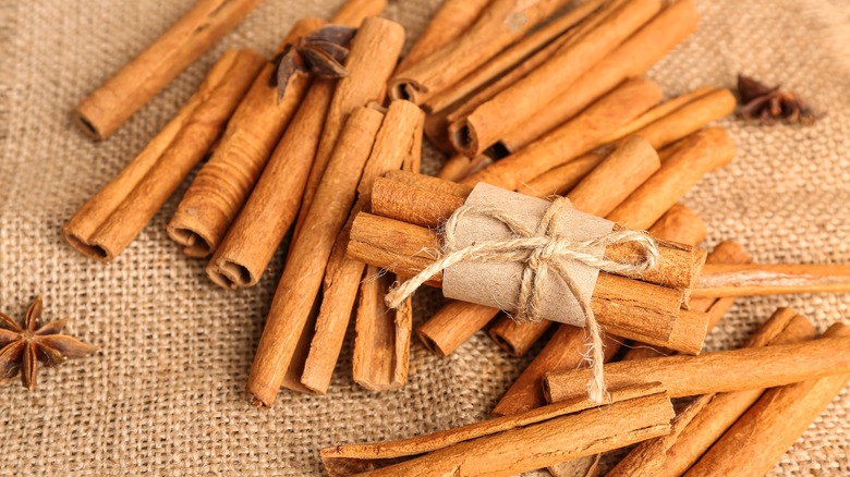 Cinnamon sticks on table