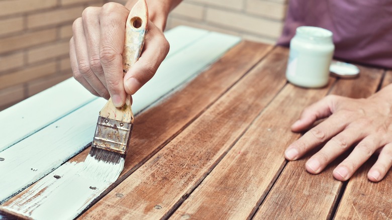 Painting wooden table green