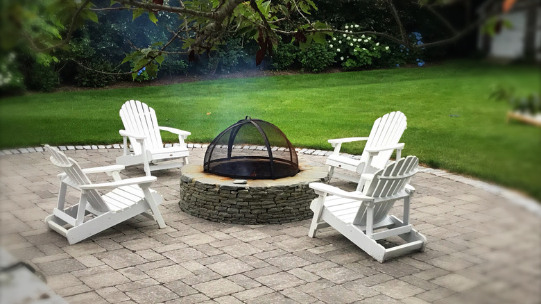 Smoking fire pit