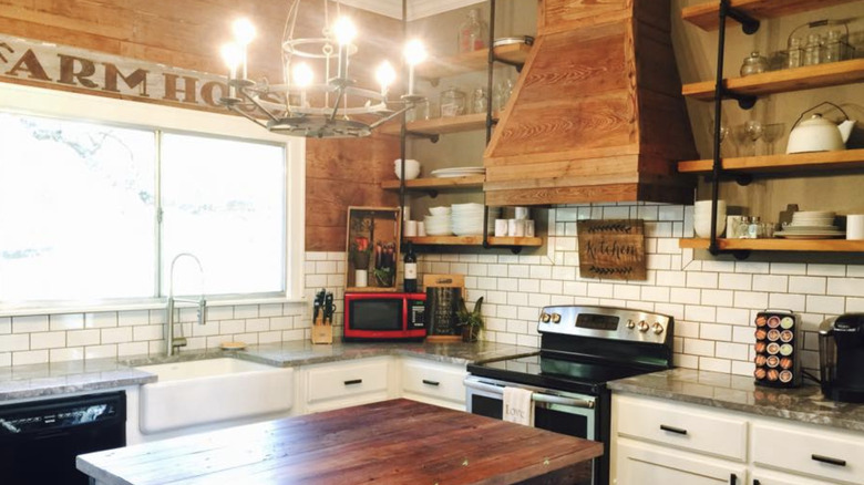 reclaimed wood decorated kitchen