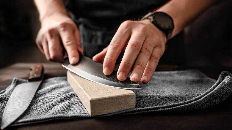 Honing blade on stone