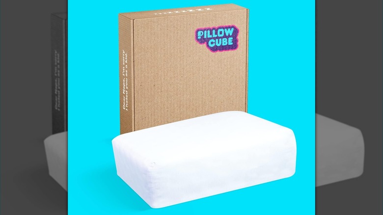 Pillow Cube pillow with box