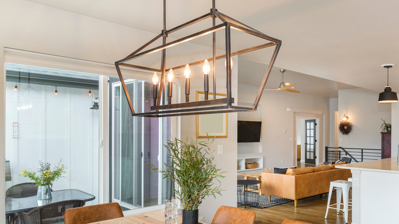 linear pendant light fixture and bulbs