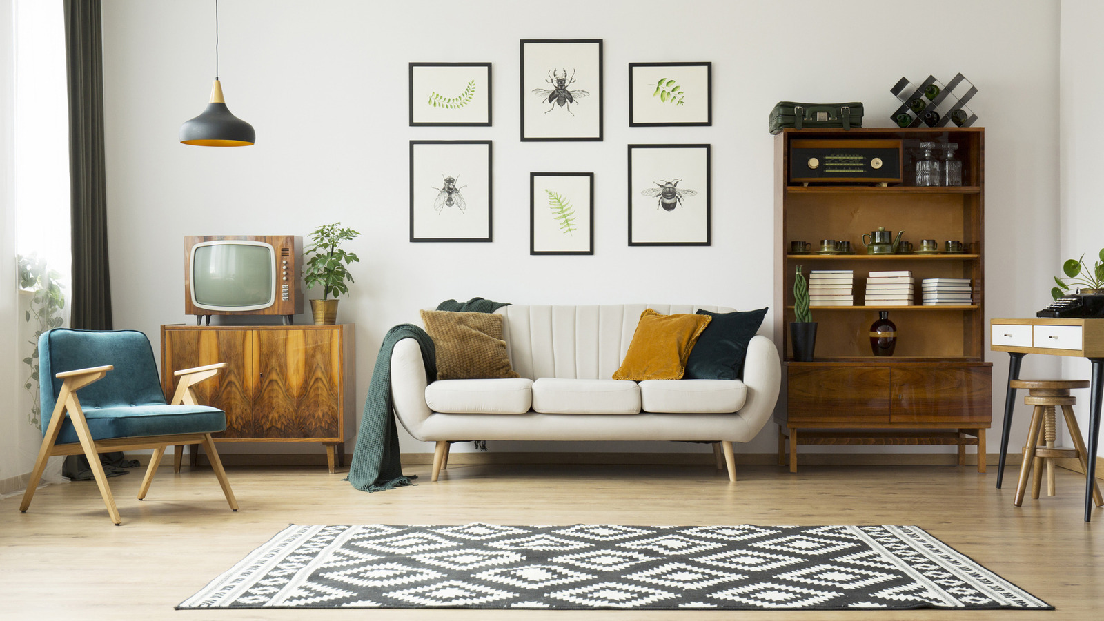 The Trendiest Ways To Style A White Sofa