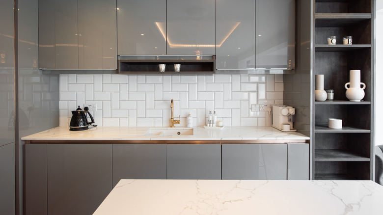 kitchen with porcelain countertop