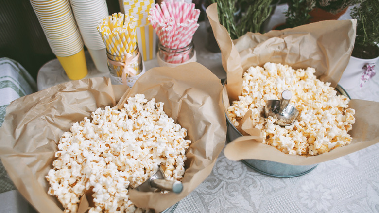 Popcorn bar with cups