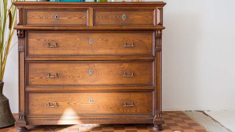 mahogany wood dresser and drawers
