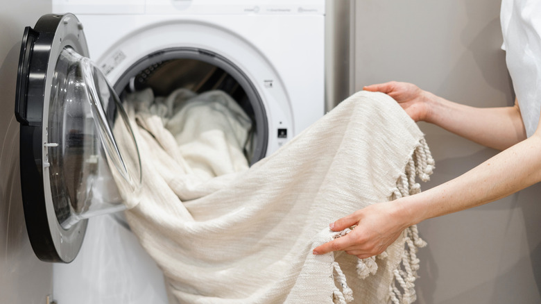 blanket in washing machine