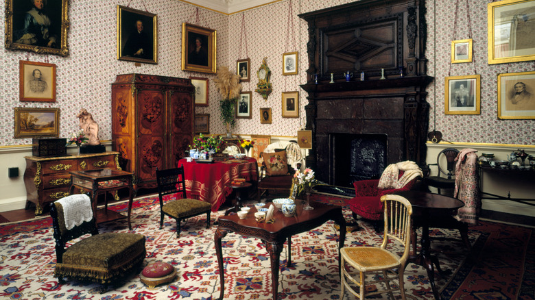 Victorian parlor with chairs and tables