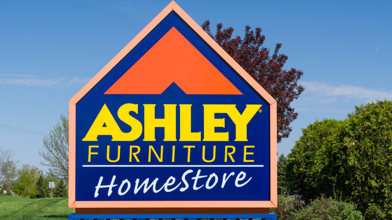 Ashley Furniture HomeStore sign