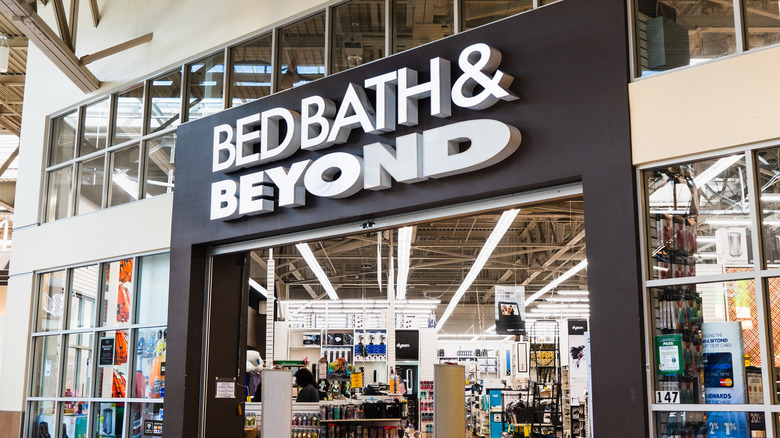 Bed Bath and Beyond storefront