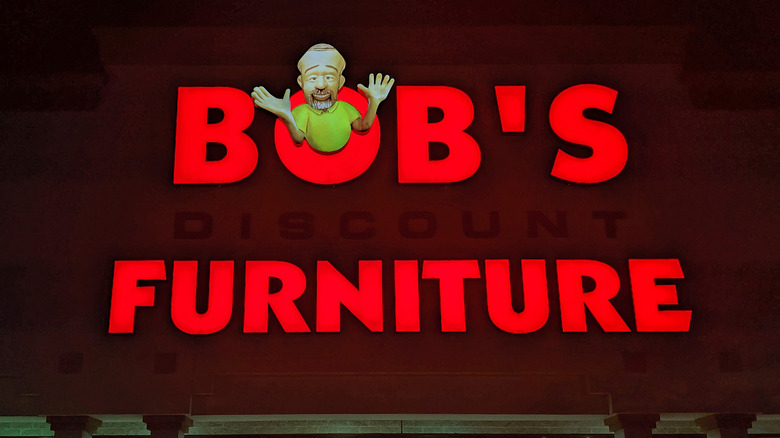 bob's discount furniture sign 