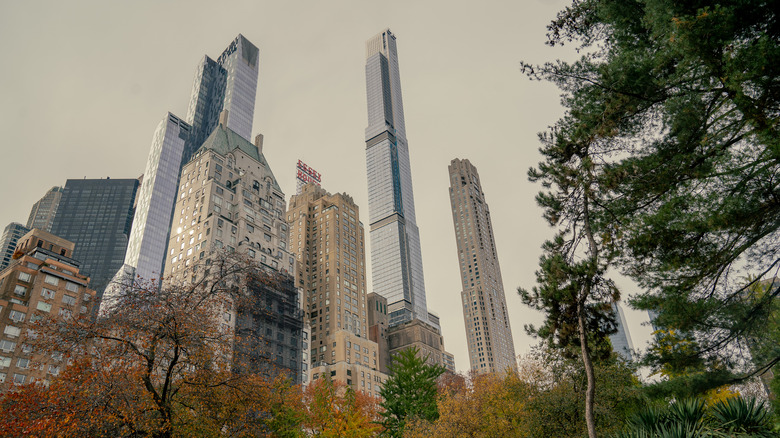 Skyscrapers in billionaire's row 