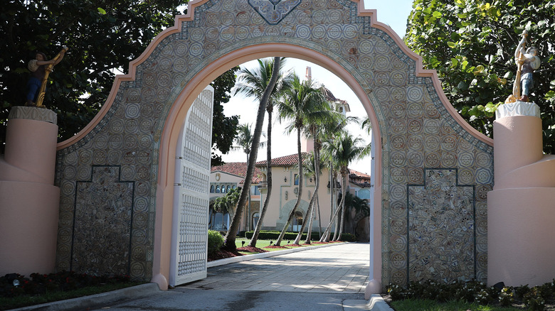 The entrance way to the Mar-a-Lago 