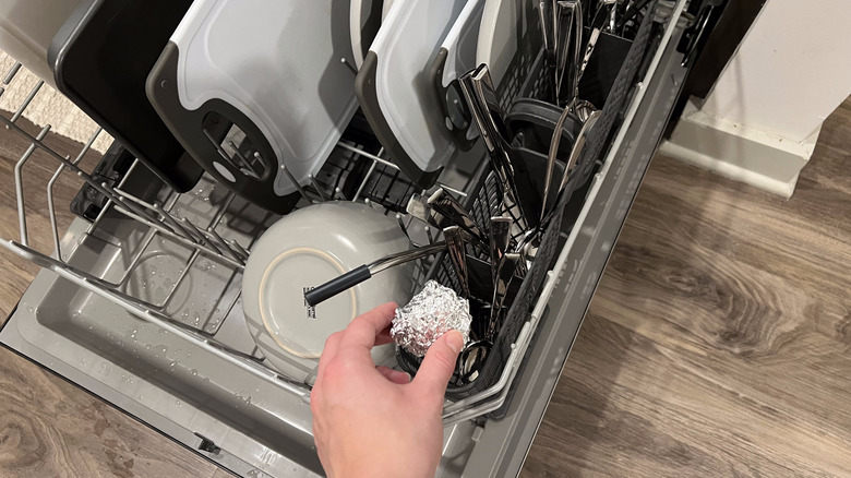 placing foil ball in dishwasher