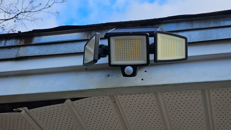 solar gutter light