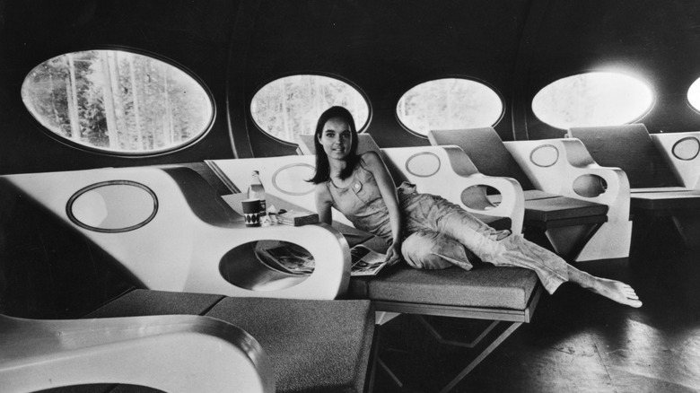 woman in futuro ufo house