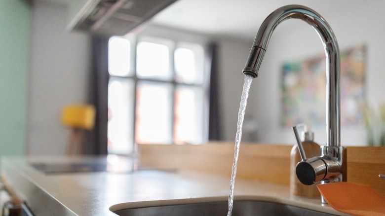 Kitchen faucet running water