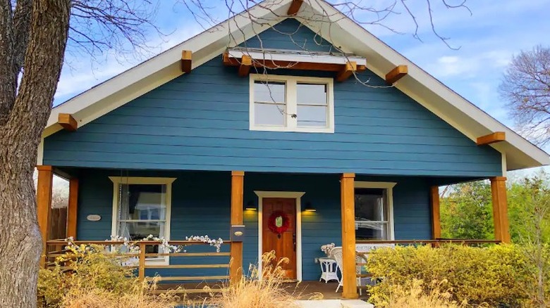 Rustic turquoise bungalow