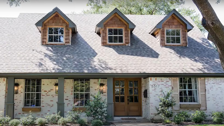 Vast cottage home